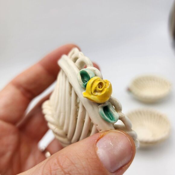 Vintage Set 4 Levante Lattice Baskets Pink Yellow Flower Made In Italy Porcelain - Picture 3 of 8